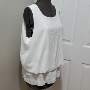 Sleeveless blouse